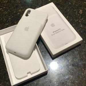 iPhone XR Smart Battery Case (MAKE AN OFFER)